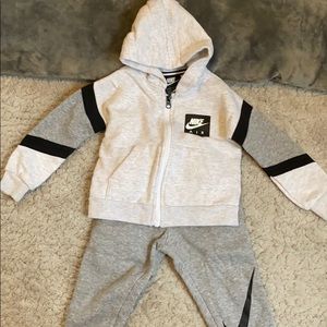 Nike Jogging Suit